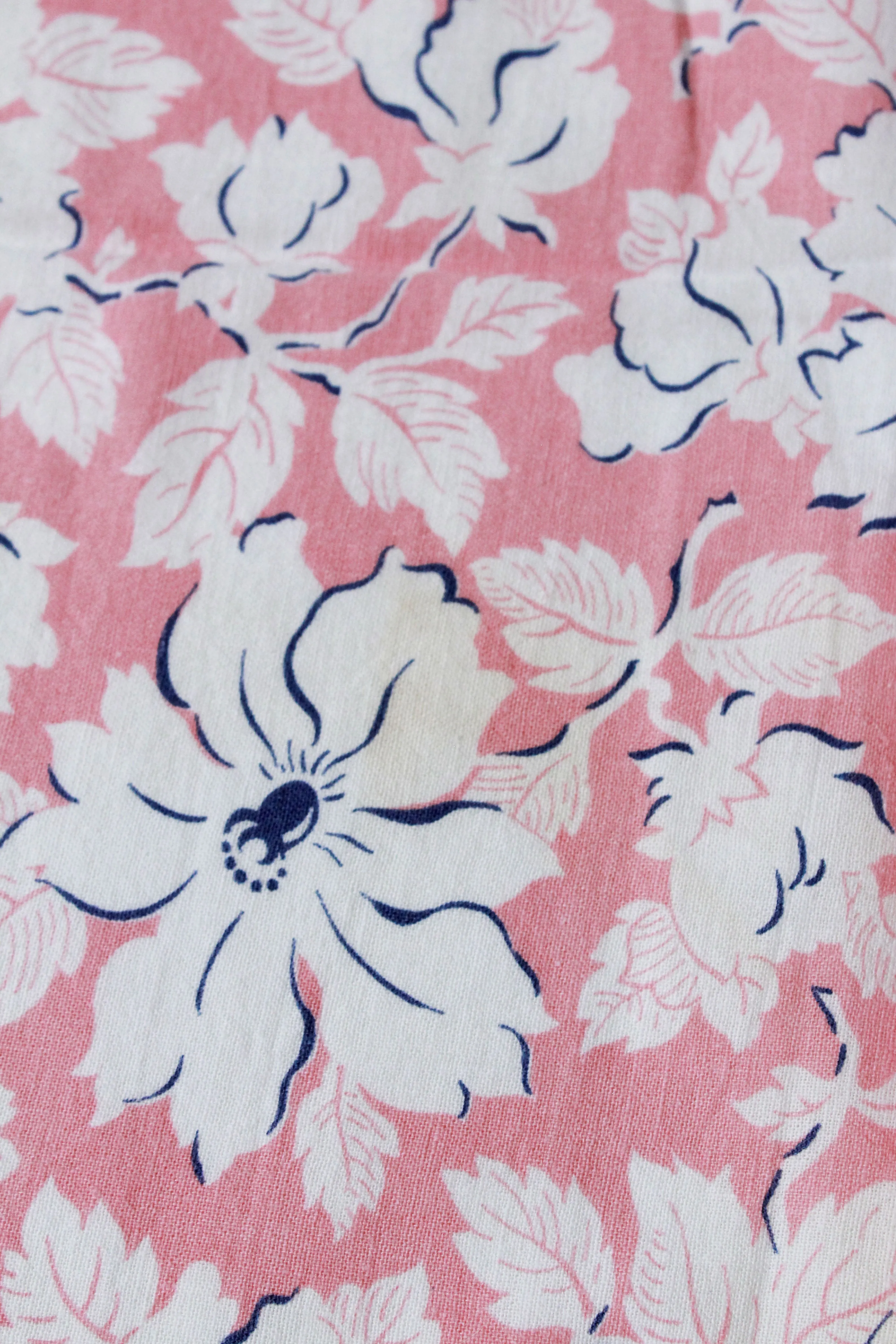 1940s Pink Feedsack With White Flowers, Vintage 1940s Fabric, Summer Floral Fabric, Pink/White/Blue
