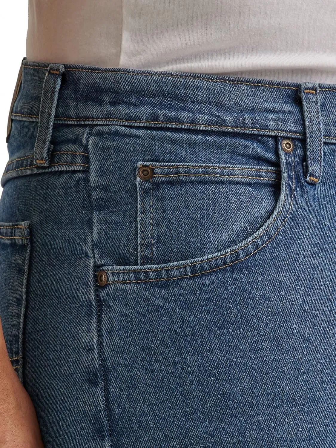 Wrangler Authentics Men's Classic 5-Pocket Relaxed Fit Flex Jean